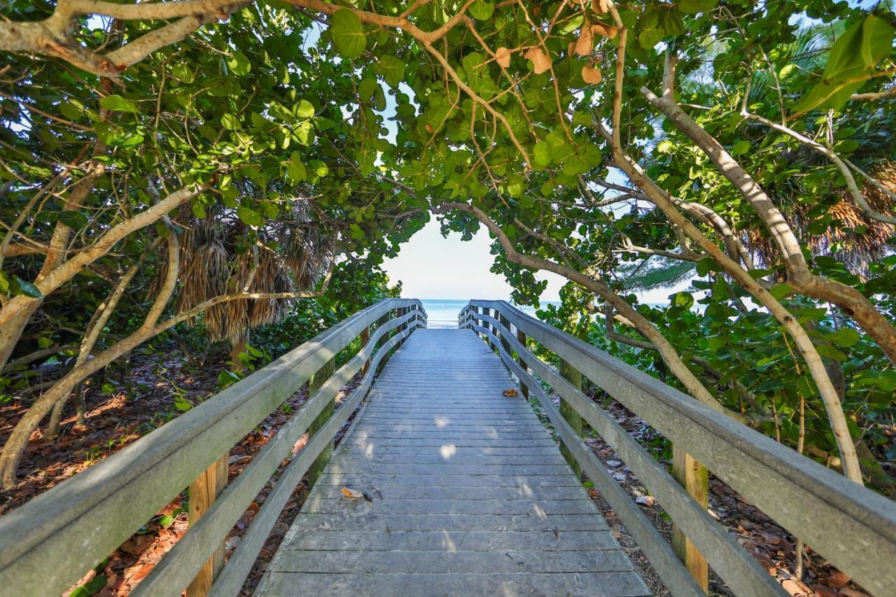 100 Steps To Beautiful Indian Rocks Beach, Oceanside, 2 Bedroom Updated Condo 클리어워터 비치 외부 사진