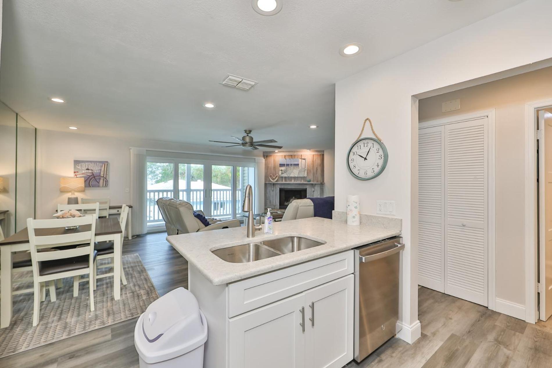 100 Steps To Beautiful Indian Rocks Beach, Oceanside, 2 Bedroom Updated Condo 클리어워터 비치 외부 사진